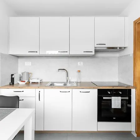 公寓 Apartma Vrtnica 5th Floor *
