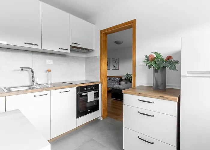 Apartma Vrtnica 5th Floor *